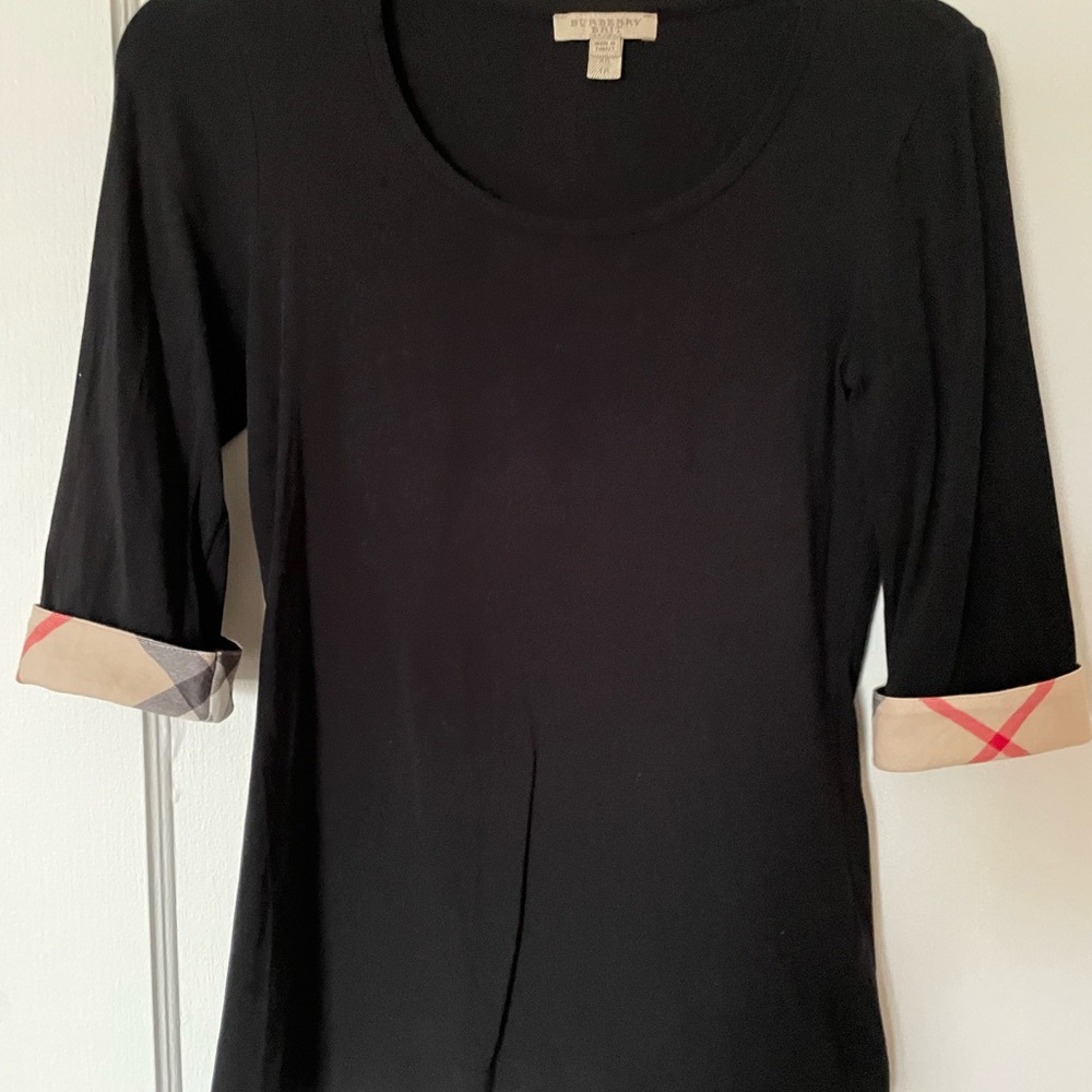 Black Burberry cuff tee size XS